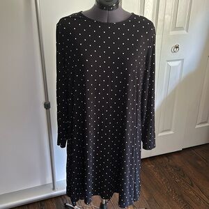 OLD NAVY feminine black-and-white polkadot swing dress. Size XL.